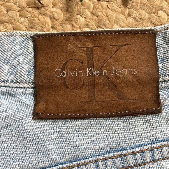 Calvin Klein Vintage Shorts - Picture 6 of 9